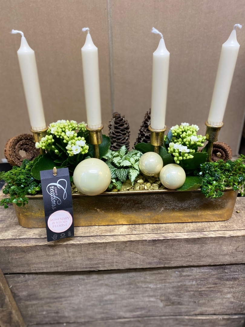 Luxury gold candle arrangement